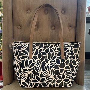 Relic Black and Cream Leaf Pattern Tote